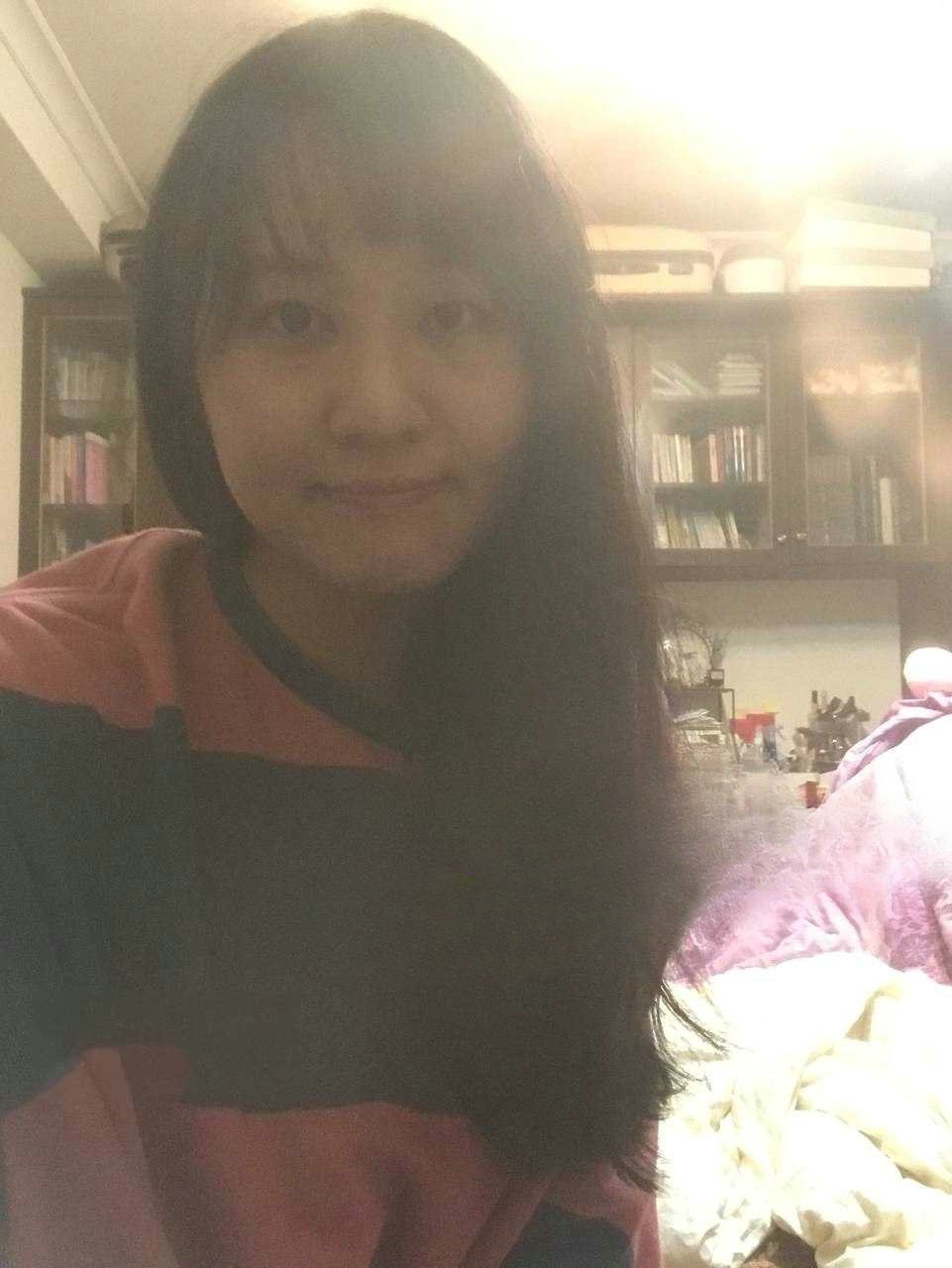 台湾已婚少妇男人长期不在家对镜自拍私密视频被闺蜜发现后流出- 黑料不打烊